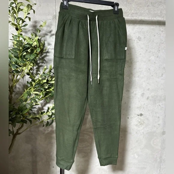 #30 NWOT by UGG jogger sweatpants with pockets - Picture 4 of 5